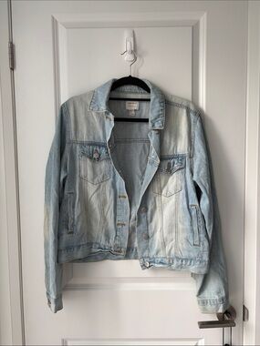 FOREVER 21 Light Blue Denim Jacket